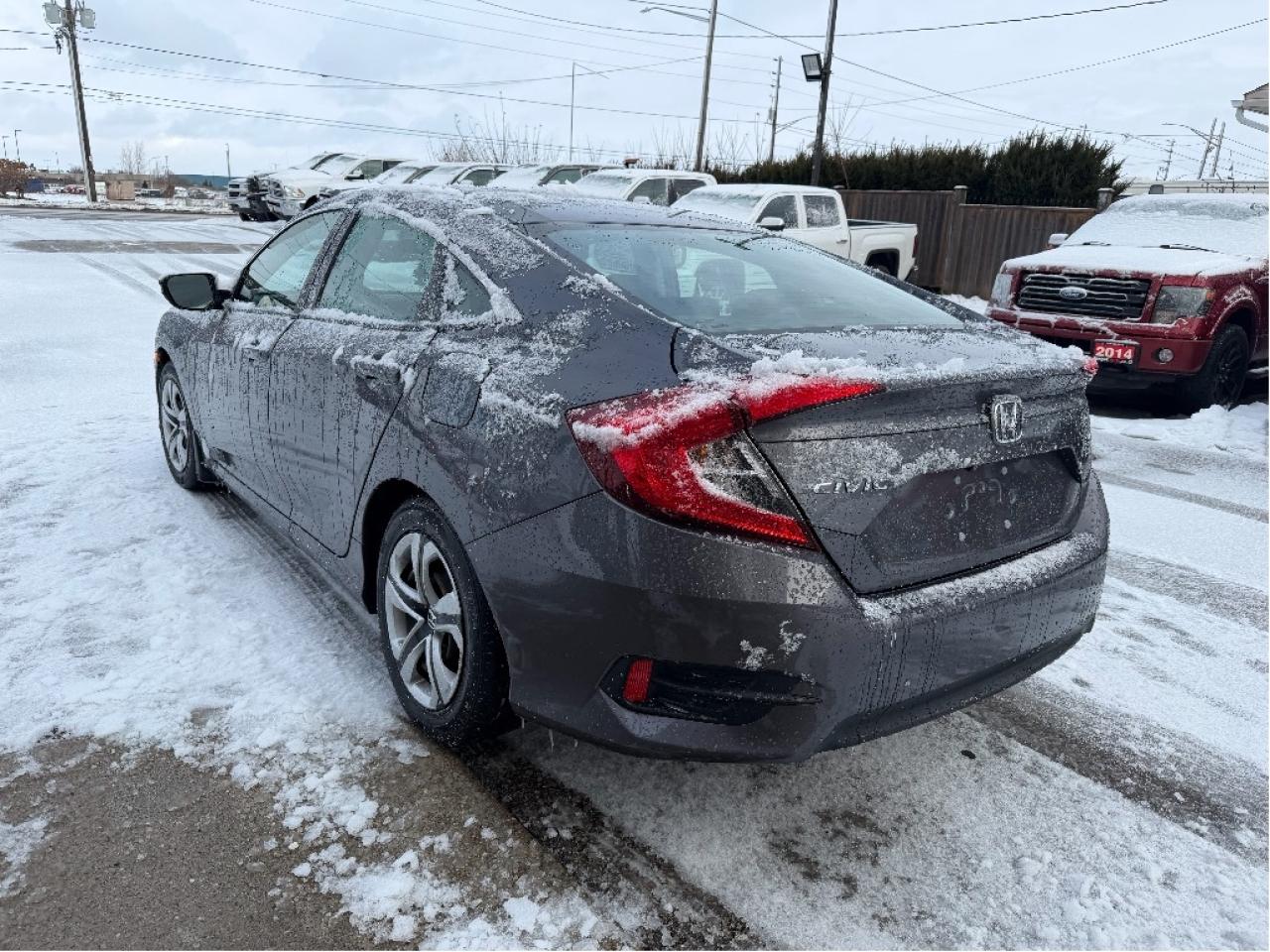 2017 Honda Civic SEDAN LX Photo4