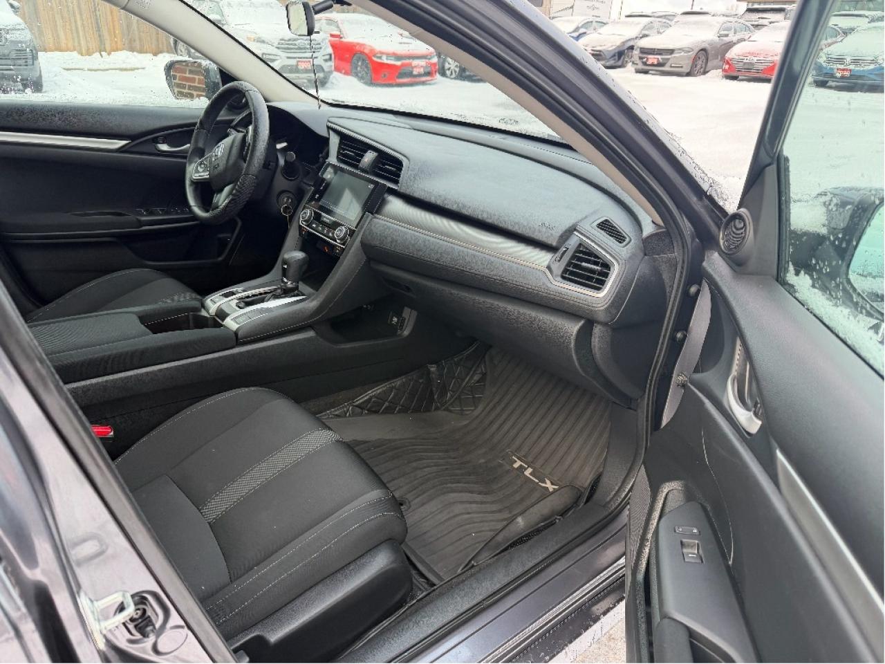 2017 Honda Civic SEDAN LX Photo