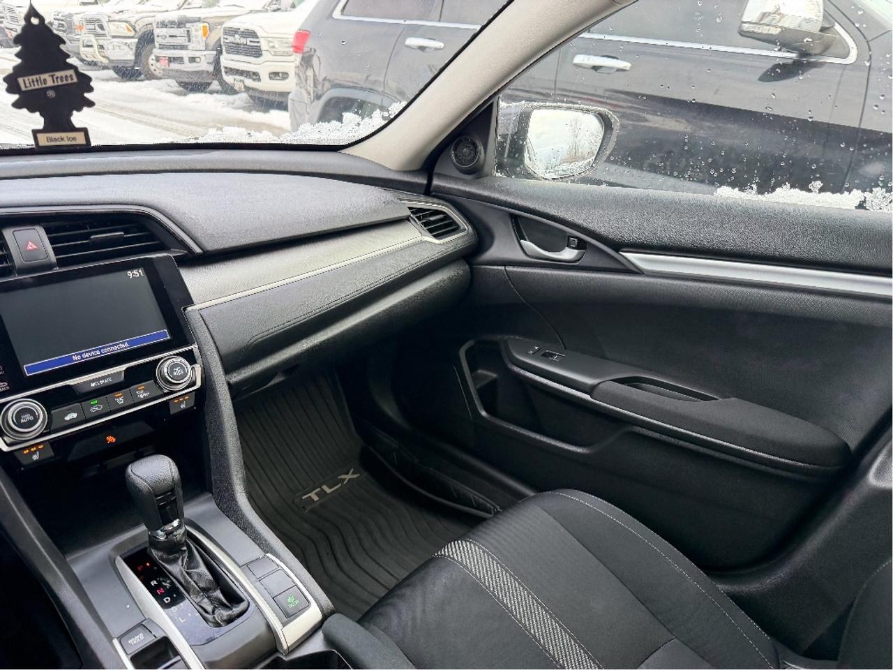 2017 Honda Civic SEDAN LX Photo
