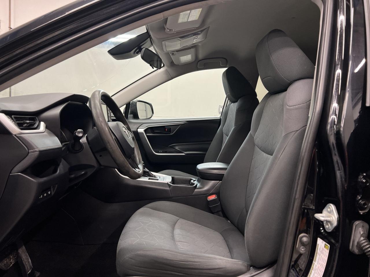 2020 Toyota RAV4 AWD | HTD SEATS |CARPLAY |ADAPT. CRUISE | REAR CAM Photo