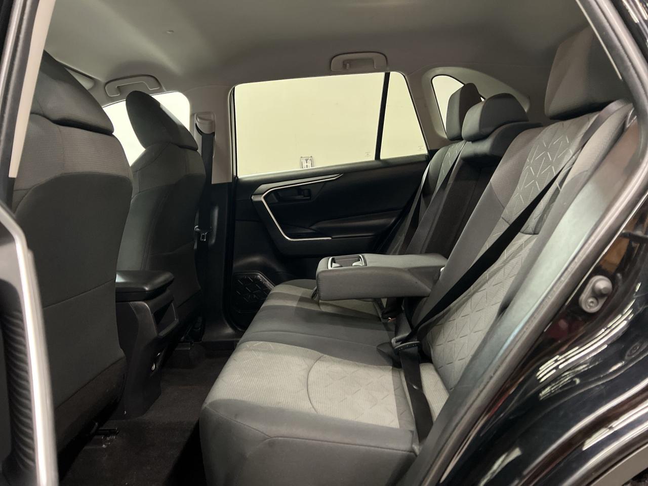 2020 Toyota RAV4 AWD | HTD SEATS |CARPLAY |ADAPT. CRUISE | REAR CAM Photo