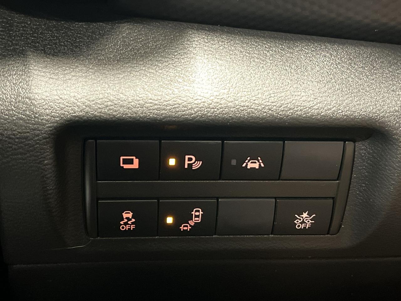 2023 Nissan Kicks ONLY 21,000KMS! | CARPLAY | BLIND SPOT | REAR CAM Photo