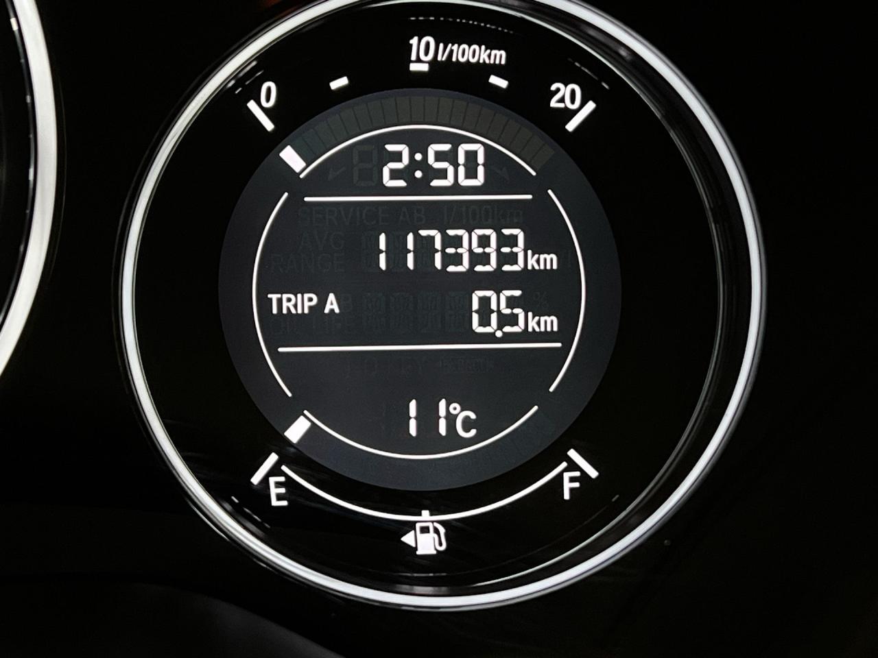 2016 Honda HR-V AWD |HTD SEATS | LOW KMS! |17IN ALLOYS | REAR CAM Photo