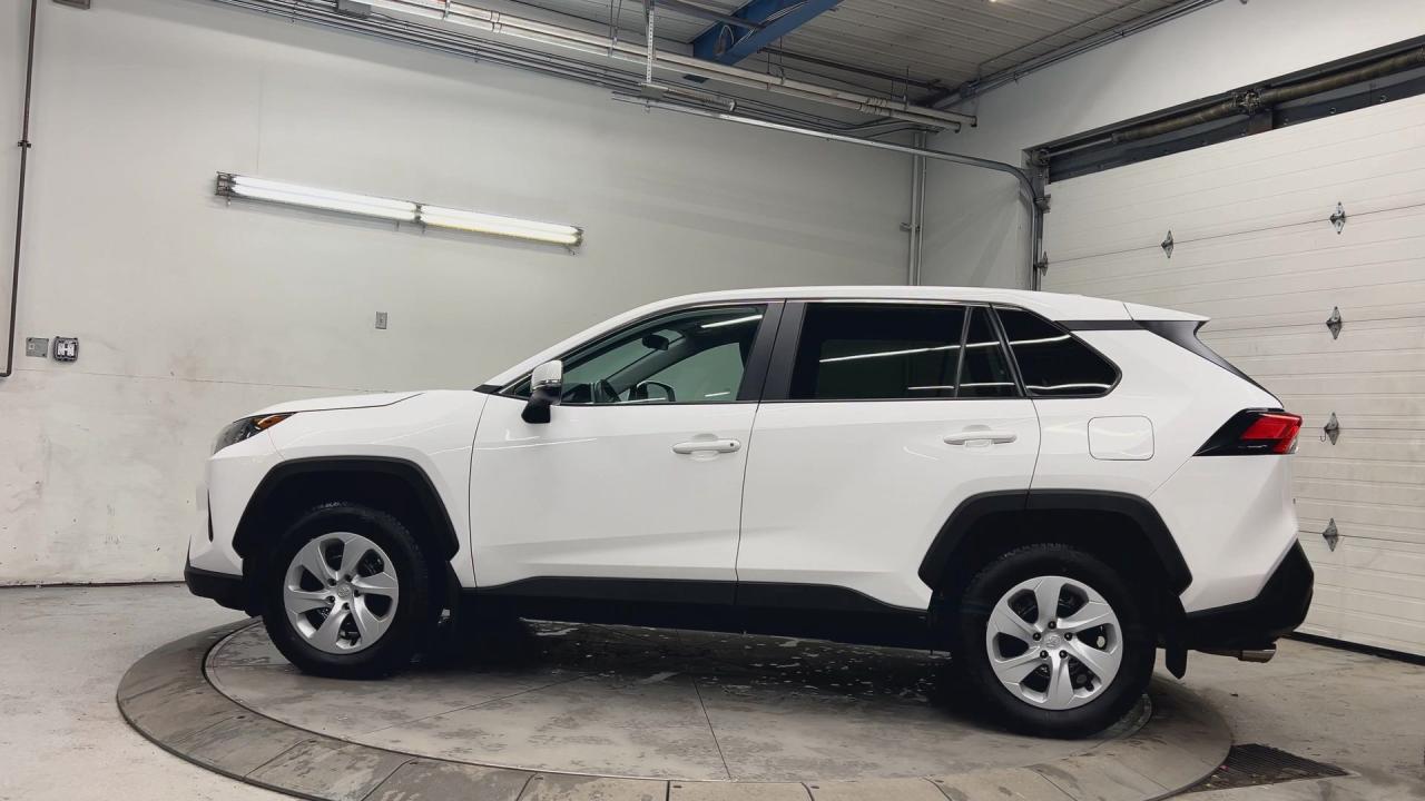2024 Toyota RAV4 AWD | CARPLAY | HTD SEATS | BLIND SPOT | BLUETOOTH Photo