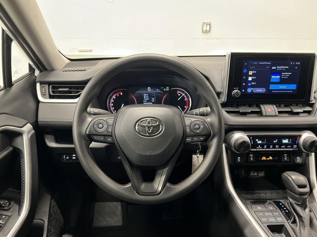 2024 Toyota RAV4 AWD | CARPLAY | HTD SEATS | BLIND SPOT | BLUETOOTH Photo