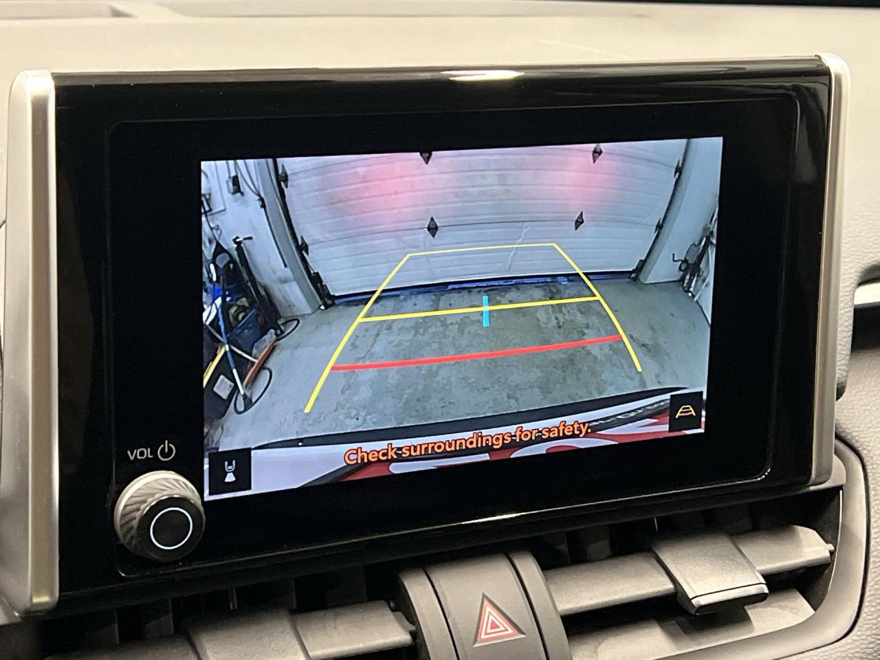 2024 Toyota RAV4 AWD | CARPLAY | HTD SEATS | BLIND SPOT | BLUETOOTH Photo