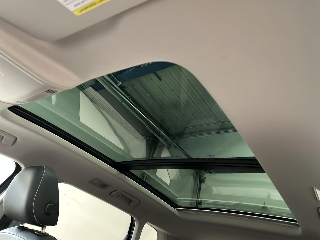 2022 Volkswagen Taos HIGHLINE AWD | LOW KMS! |COOLED LEATHER |PANO ROOF Photo