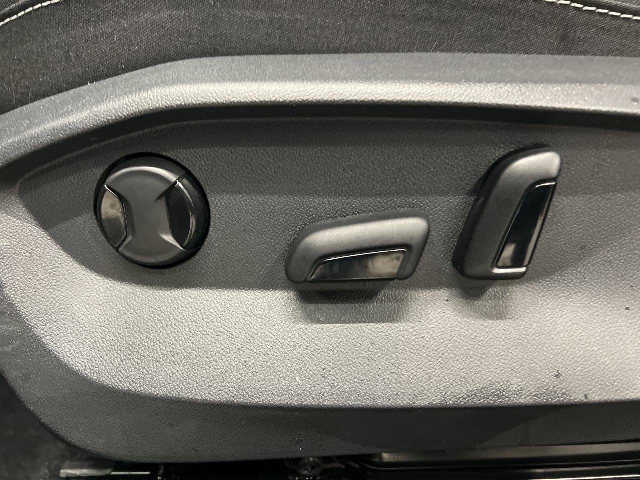 2022 Volkswagen Taos HIGHLINE AWD | LOW KMS! |COOLED LEATHER |PANO ROOF Photo