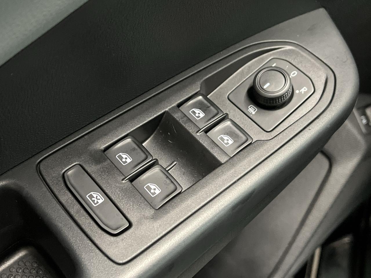 2022 Volkswagen Taos HIGHLINE AWD | LOW KMS! |COOLED LEATHER |PANO ROOF Photo