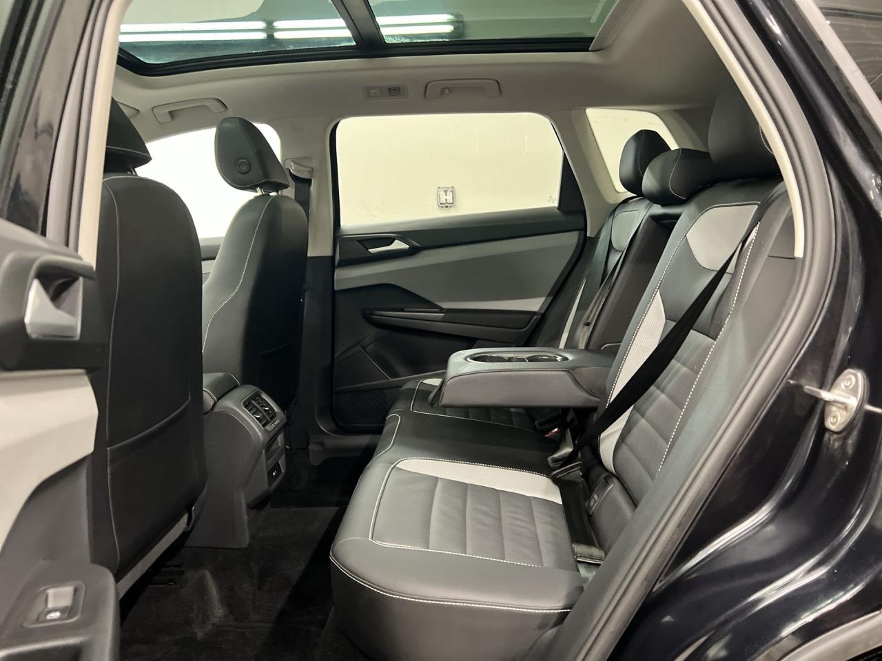 2022 Volkswagen Taos HIGHLINE AWD | LOW KMS! |COOLED LEATHER |PANO ROOF Photo