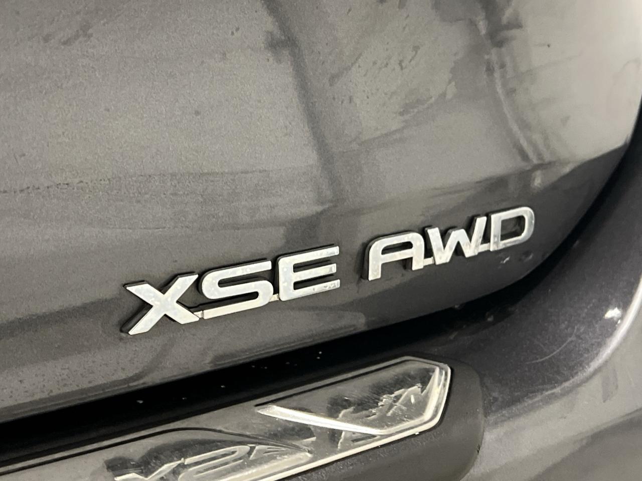 2022 Toyota Highlander XSE AWD | 7-PASS | LOW KMS! | RED LEATHER |SUNROOF Photo