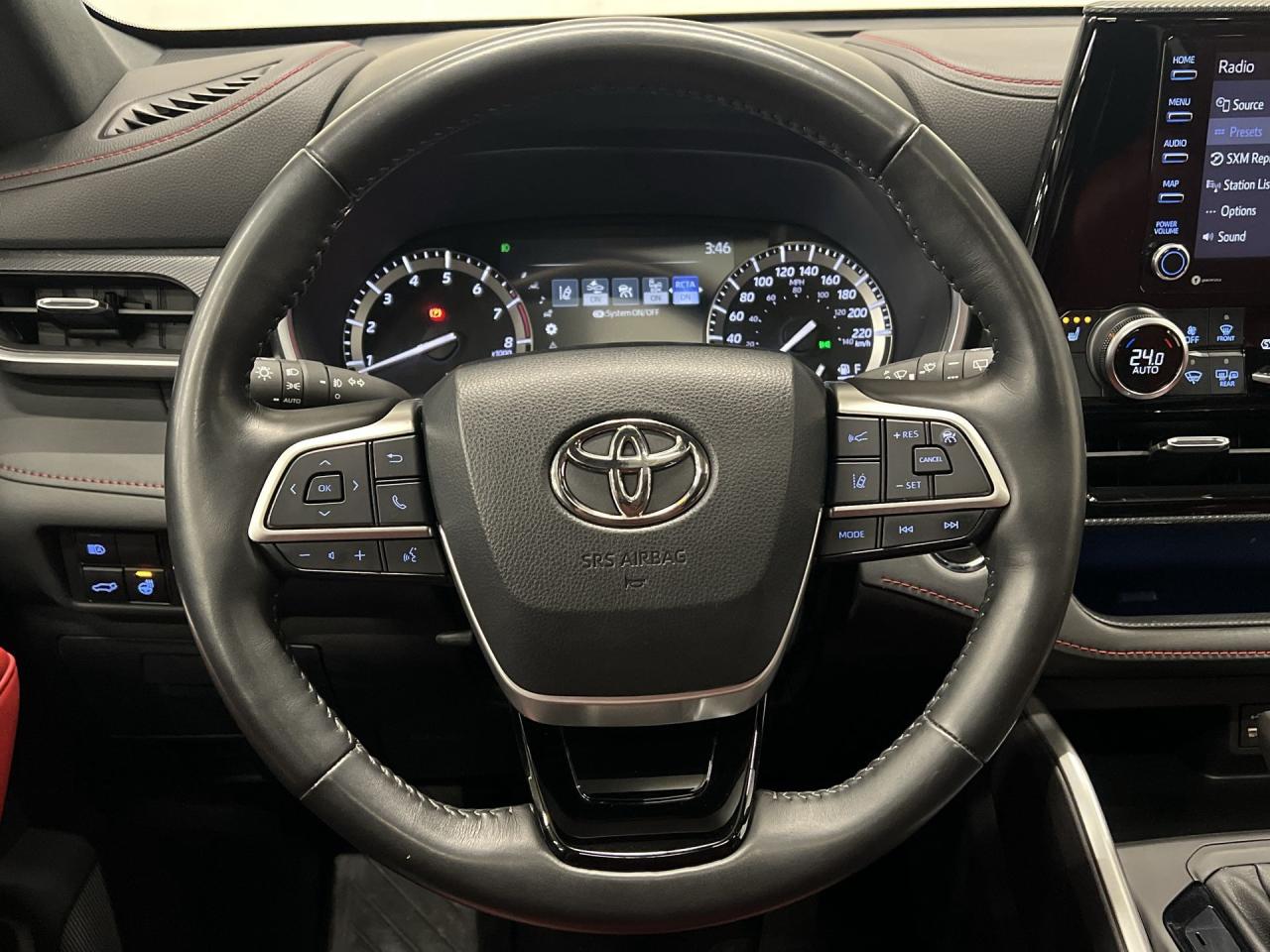 2022 Toyota Highlander XSE AWD | 7-PASS | LOW KMS! | RED LEATHER |SUNROOF Photo