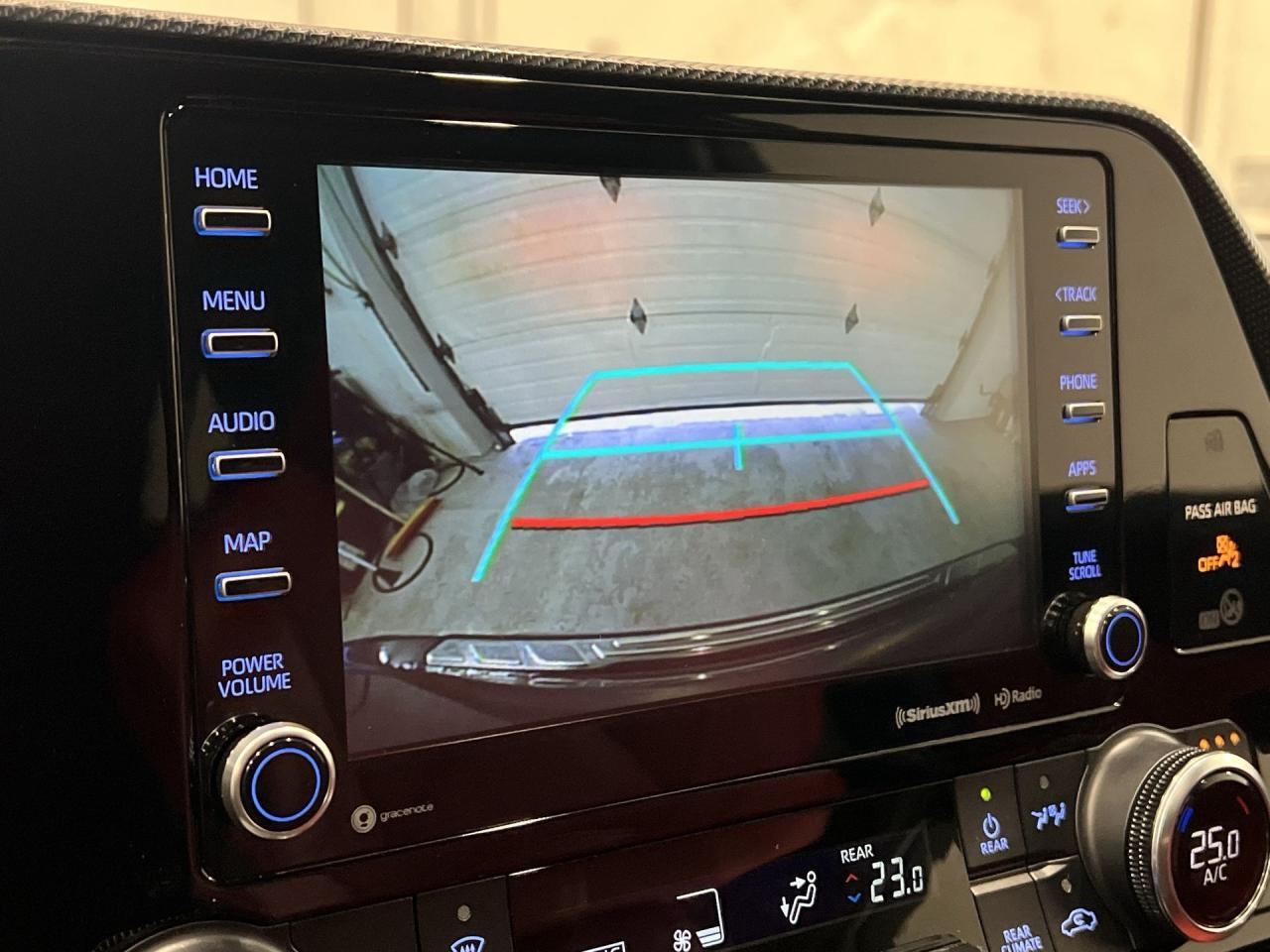 2022 Toyota Highlander XSE AWD | 7-PASS | LOW KMS! | RED LEATHER |SUNROOF Photo