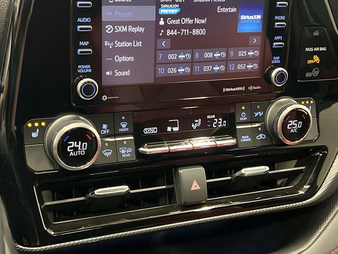 2022 Toyota Highlander XSE AWD | 7-PASS | LOW KMS! | RED LEATHER |SUNROOF Photo