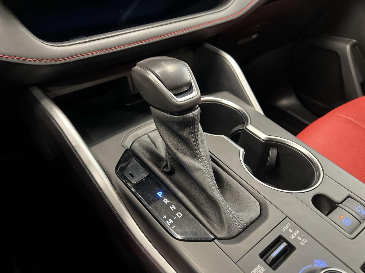 2022 Toyota Highlander XSE AWD | 7-PASS | LOW KMS! | RED LEATHER |SUNROOF Photo