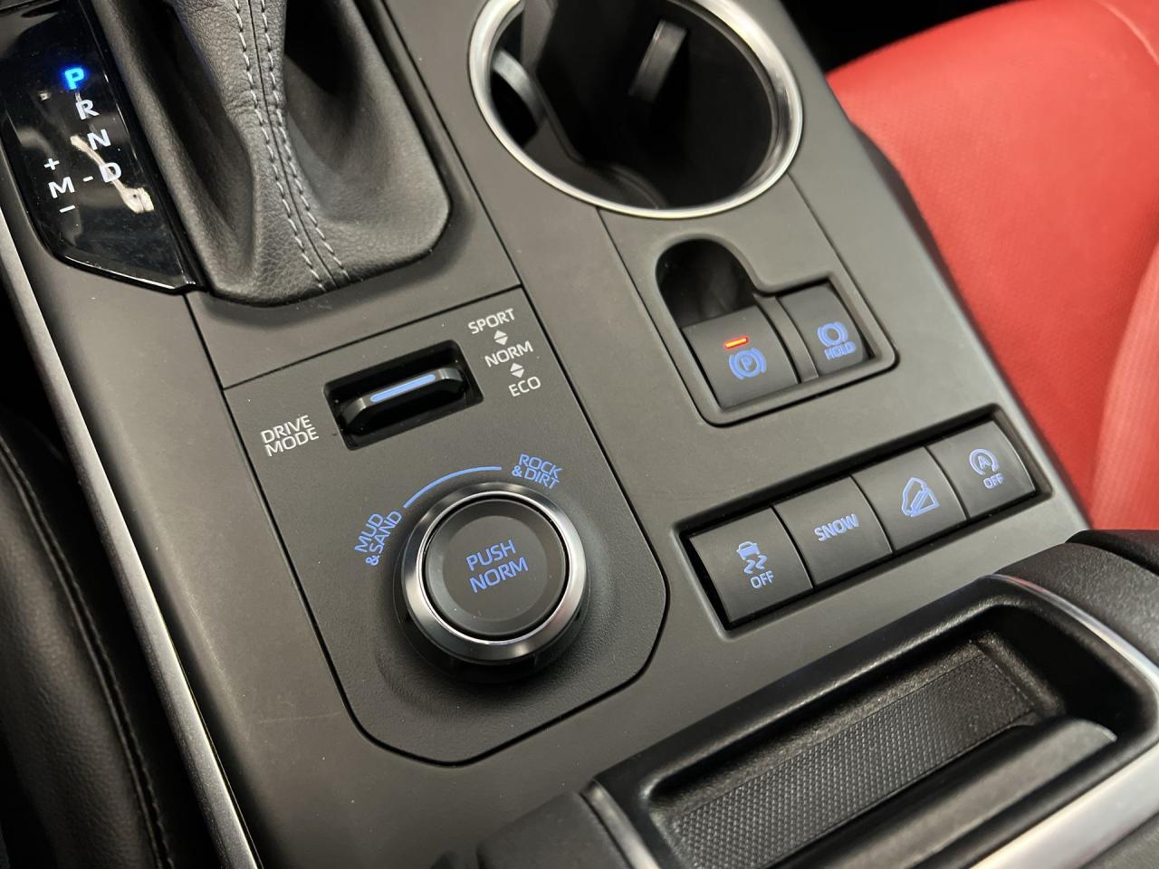 2022 Toyota Highlander XSE AWD | 7-PASS | LOW KMS! | RED LEATHER |SUNROOF Photo