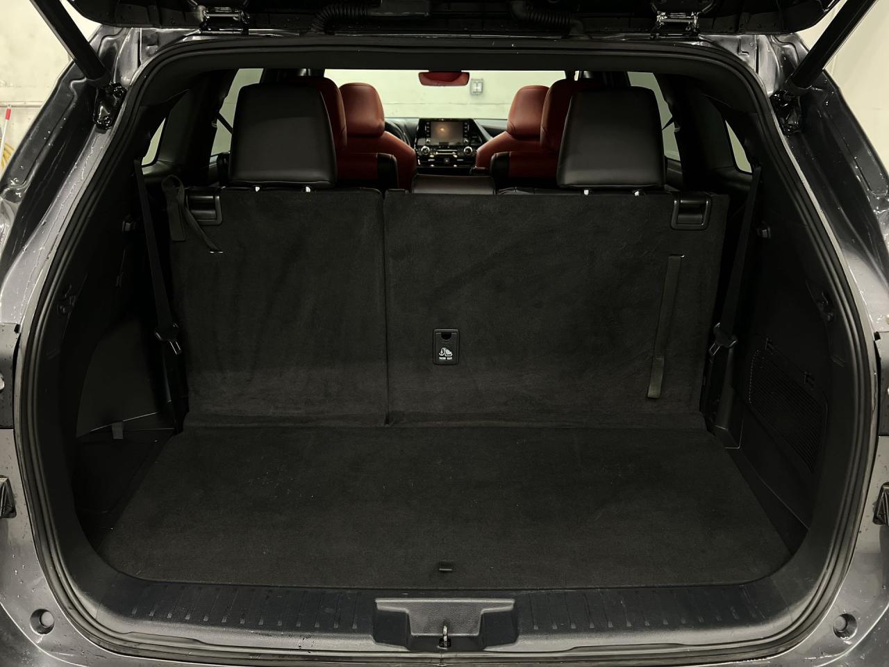 2022 Toyota Highlander XSE AWD | 7-PASS | LOW KMS! | RED LEATHER |SUNROOF Photo