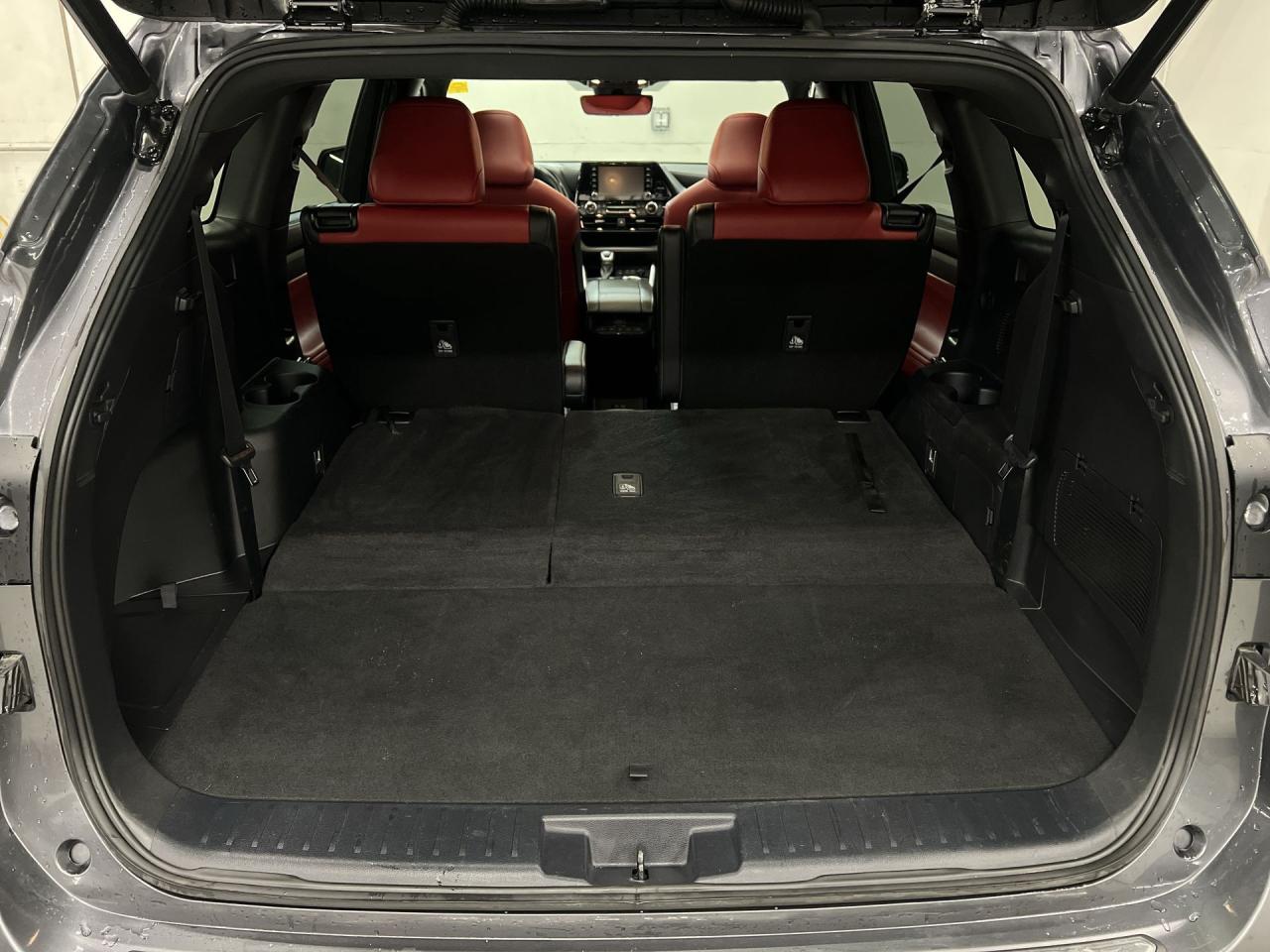 2022 Toyota Highlander XSE AWD | 7-PASS | LOW KMS! | RED LEATHER |SUNROOF Photo