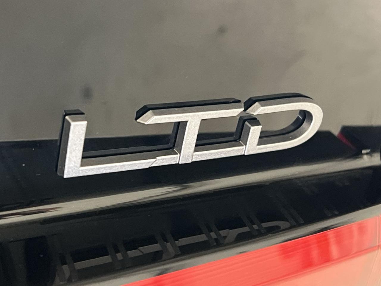 2024 Toyota Prius LIMITED HYBRID AWD | COOLED LEATHER | PANO ROOF Photo