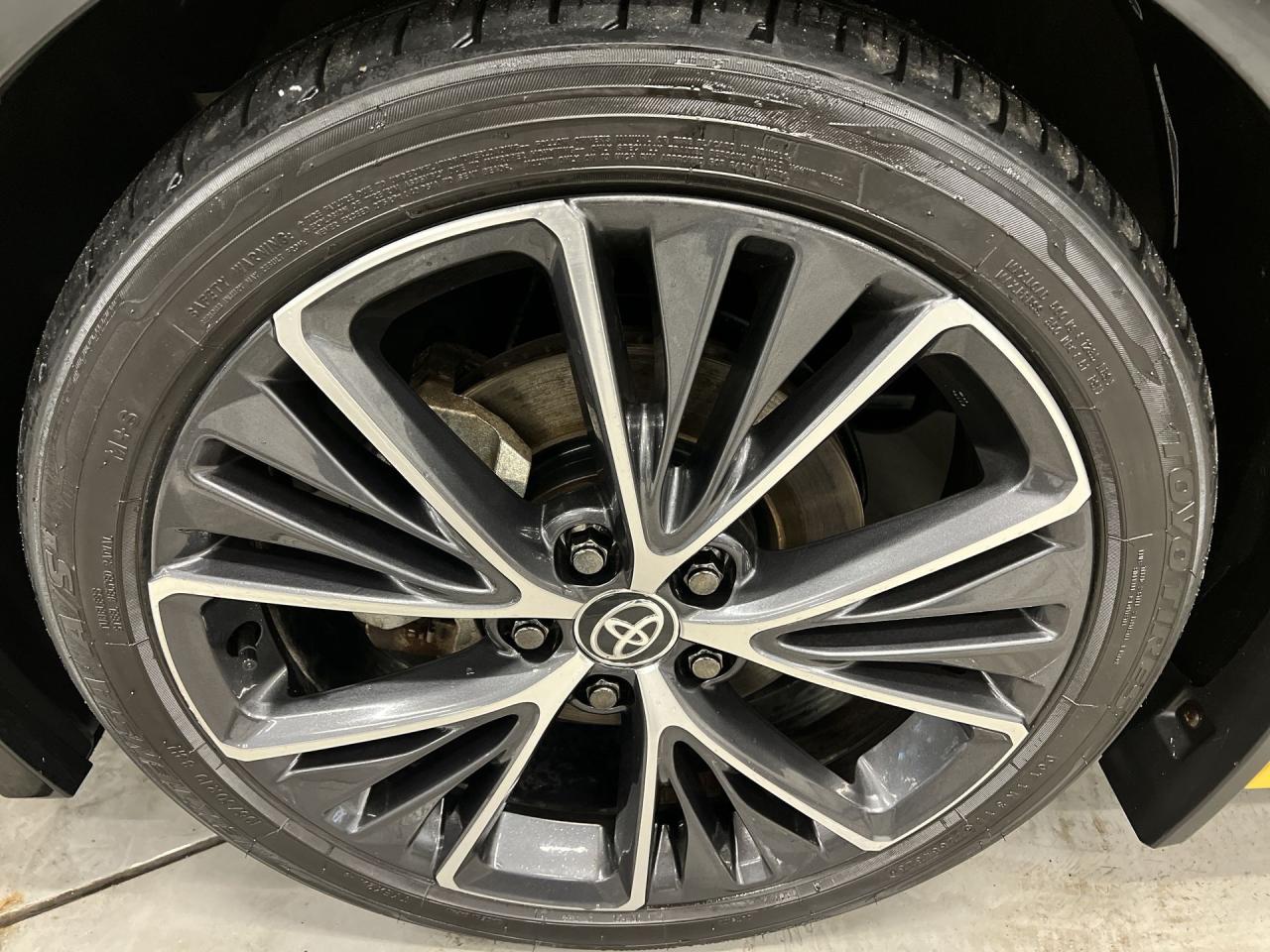 2024 Toyota Prius LIMITED HYBRID AWD | COOLED LEATHER | PANO ROOF Photo