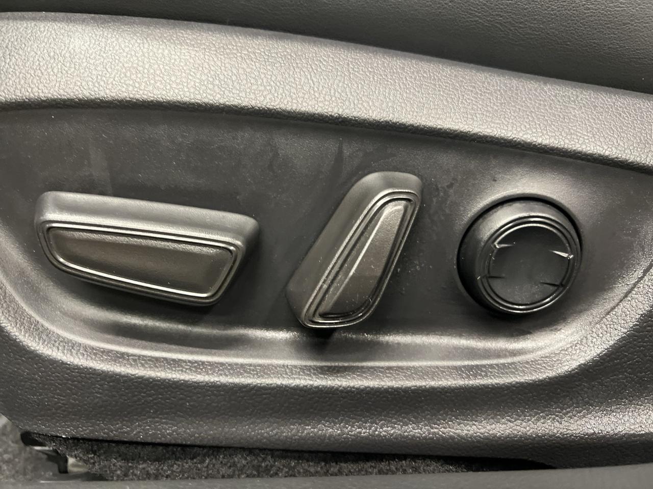 2024 Toyota Prius LIMITED HYBRID AWD | COOLED LEATHER | PANO ROOF Photo