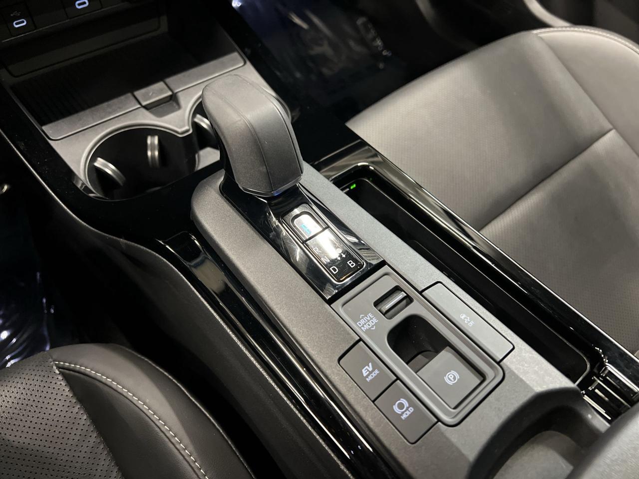 2024 Toyota Prius LIMITED HYBRID AWD | COOLED LEATHER | PANO ROOF Photo