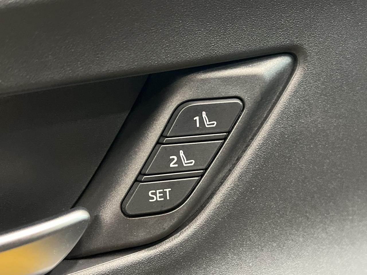 2024 Toyota Prius LIMITED HYBRID AWD | COOLED LEATHER | PANO ROOF Photo