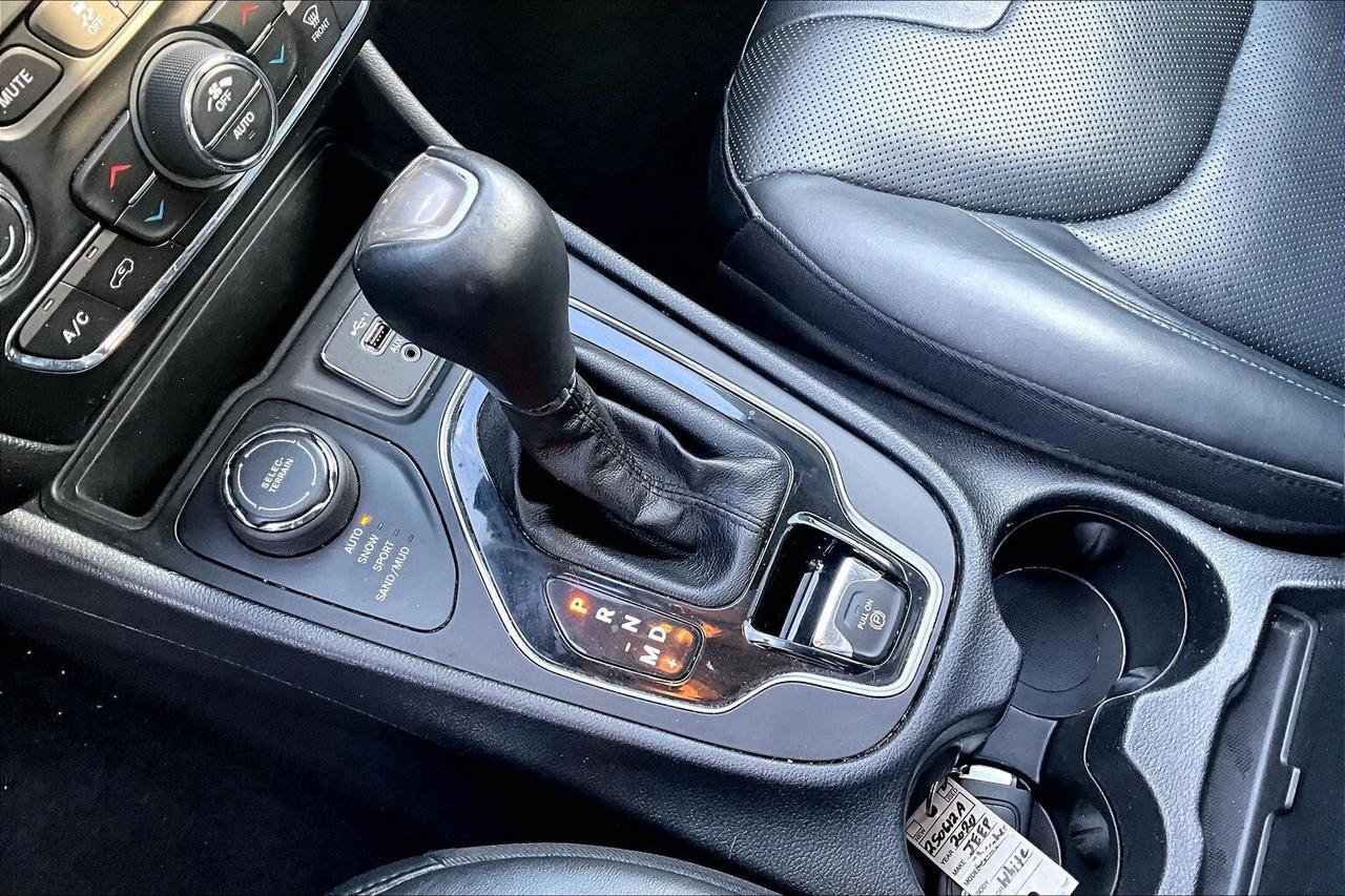 2020 Jeep Cherokee Limited | Vented Leather | Panoroof | AS IS | 4X4 Photo