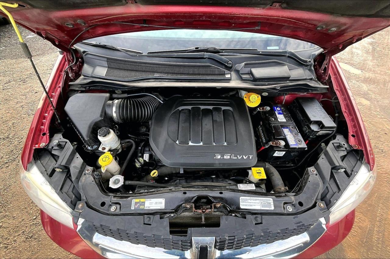 2015 Dodge Grand Caravan SXT | Stow n Go | AS IS | FWD Photo