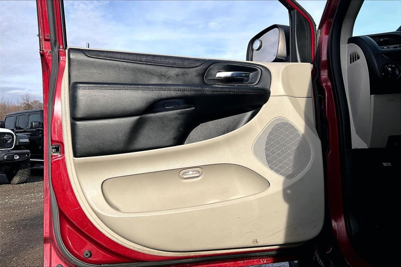 2015 Dodge Grand Caravan SXT | Stow n Go | AS IS | FWD Photo