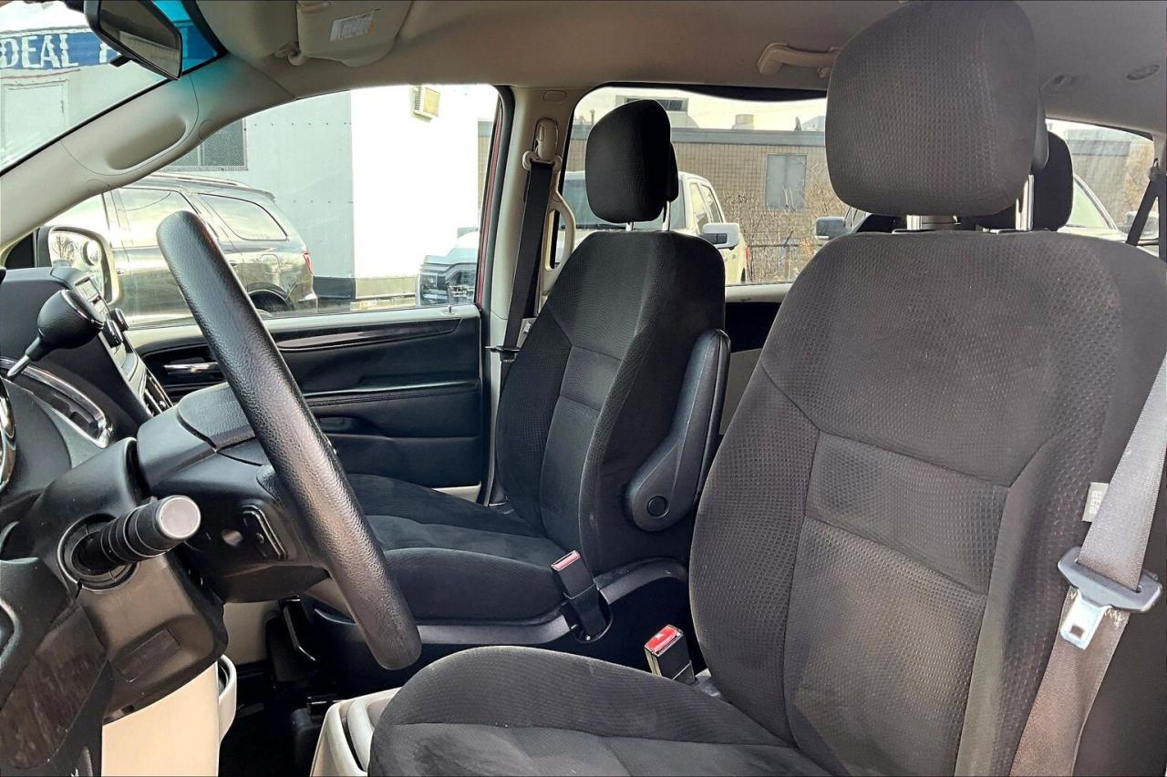 2015 Dodge Grand Caravan SXT | Stow n Go | AS IS | FWD Photo