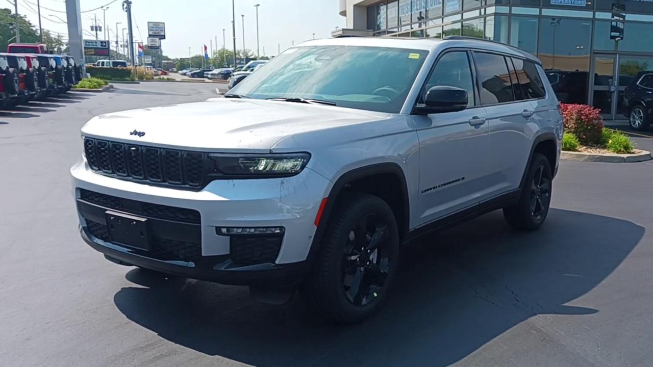 2025 Jeep Grand Cherokee L Limited 4x4 Photo3