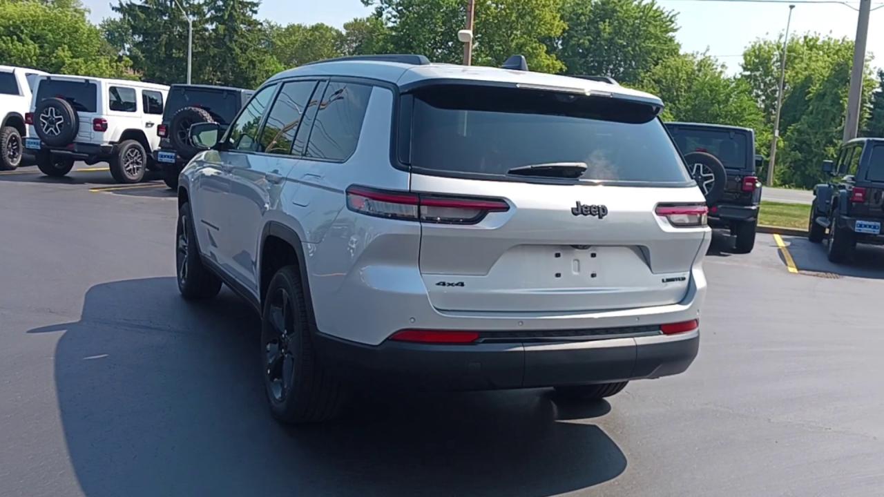2025 Jeep Grand Cherokee L Limited 4x4 Photo