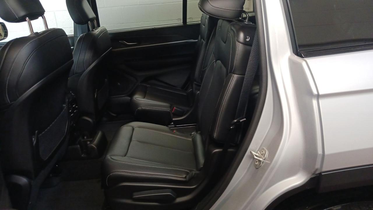 2025 Jeep Grand Cherokee L Limited 4x4 Photo