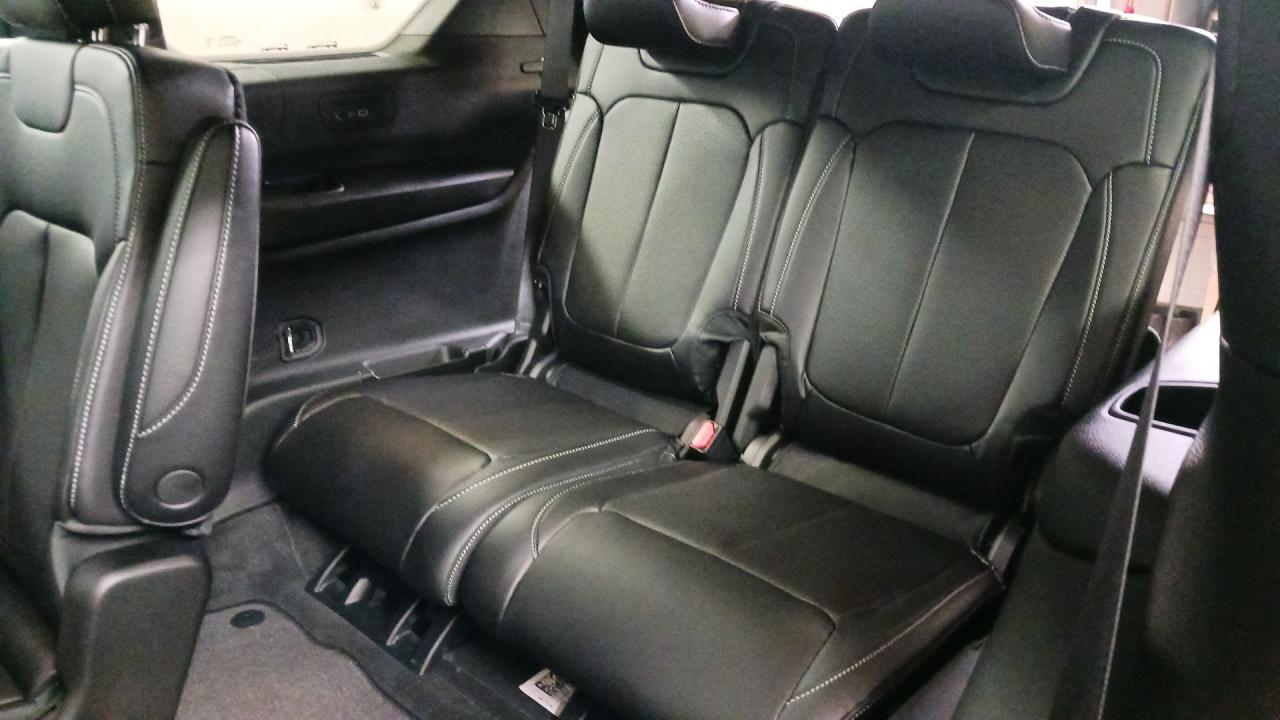 2025 Jeep Grand Cherokee L Limited 4x4 Photo