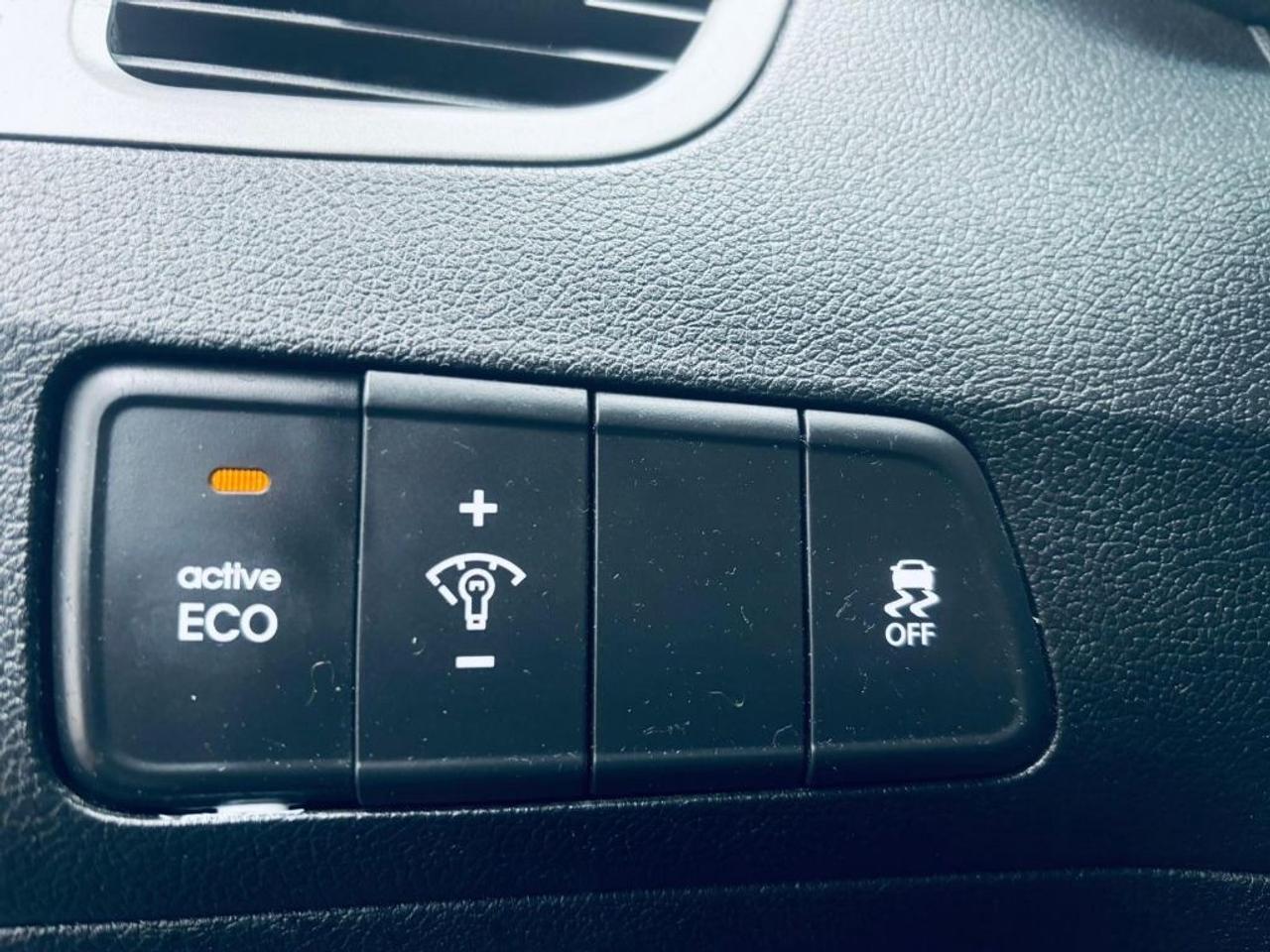 2015 Hyundai Elantra 5dr Automatic GL Photo