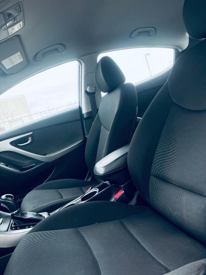 2015 Hyundai Elantra 5dr Automatic GL Photo
