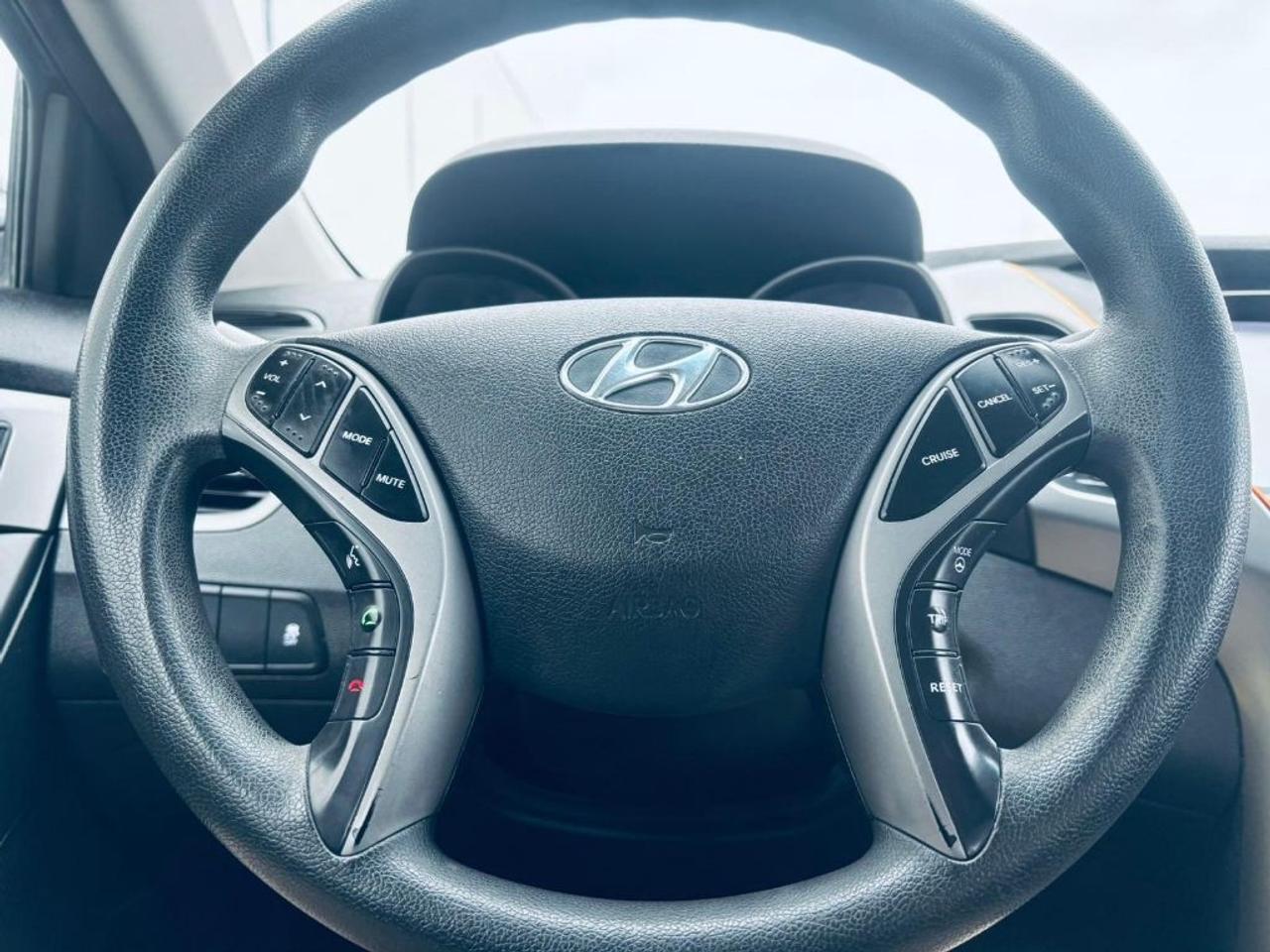 2015 Hyundai Elantra 5dr Automatic GL Photo