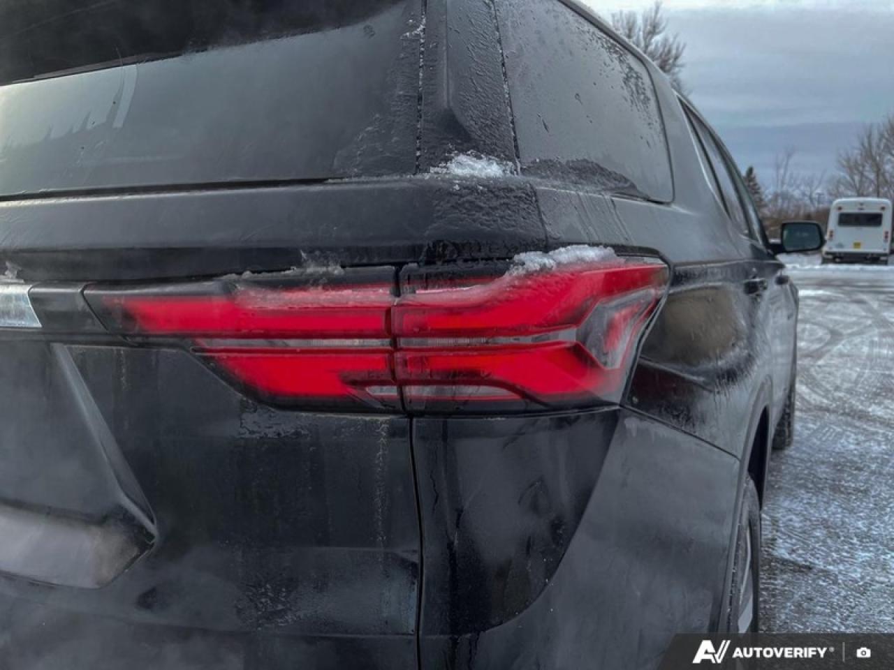 2024 Chevrolet Traverse Limited True North  TRUE NORTH, LEATHER, AWD, SUNROOF Photo