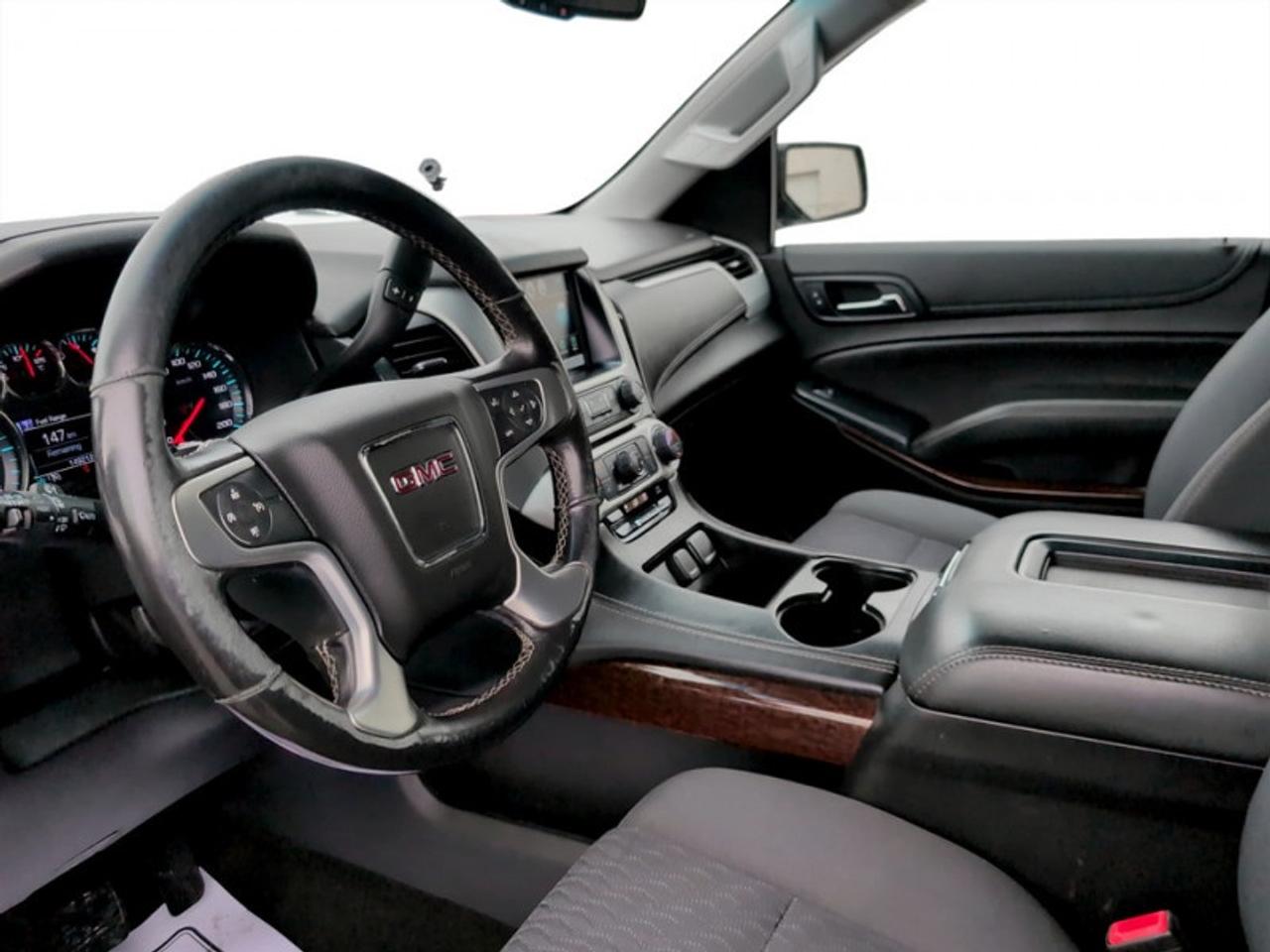 2018 GMC Yukon SLE  **8 PASSENGER** Photo