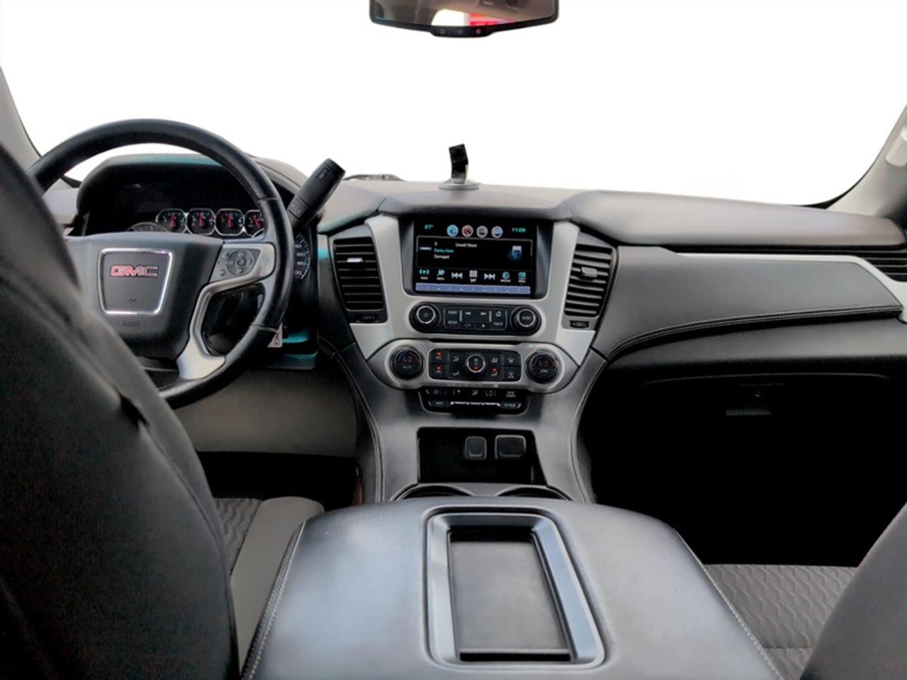 2018 GMC Yukon SLE  **8 PASSENGER** Photo