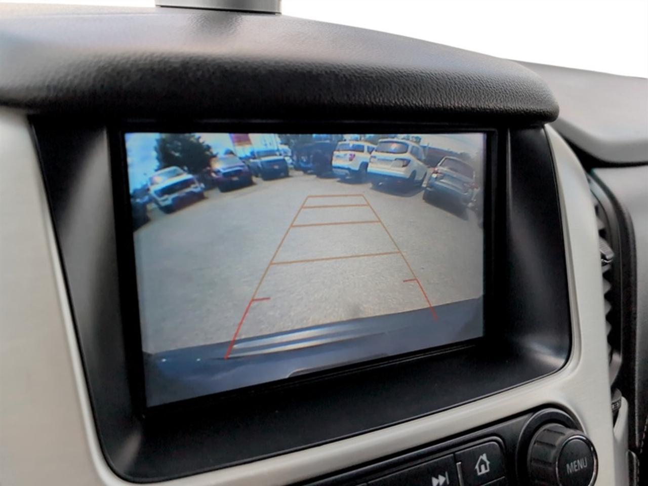 2018 GMC Yukon SLE  **8 PASSENGER** Photo