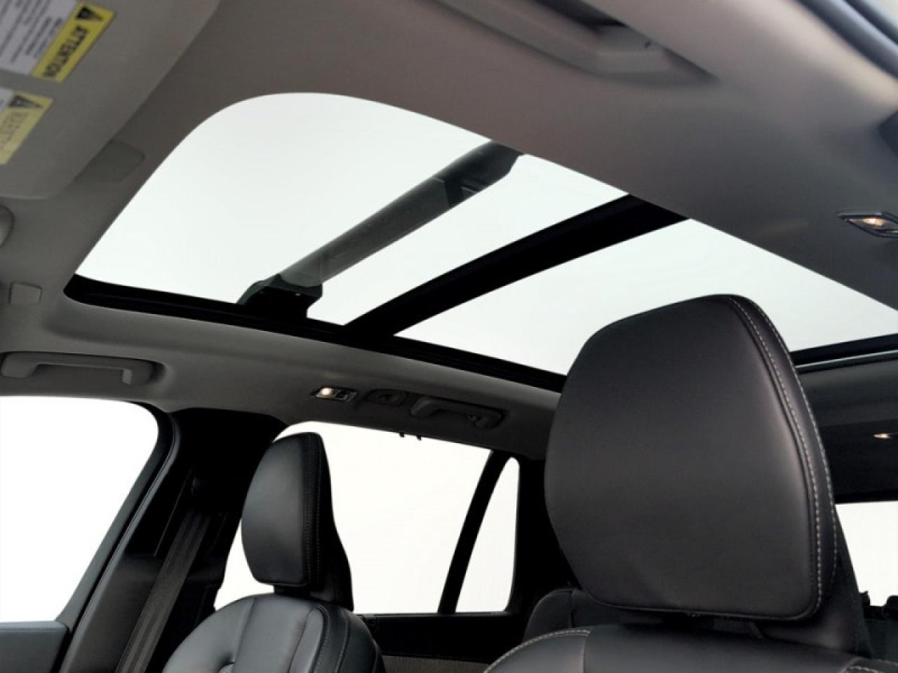 2022 Volvo XC90 Recharge T8 eAWD PHEV Inscription ER  **MINT** Photo