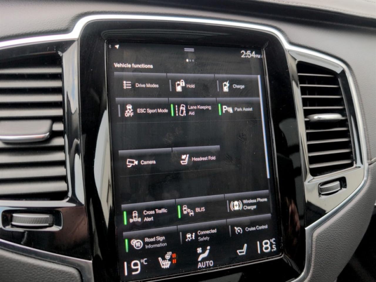 2022 Volvo XC90 Recharge T8 eAWD PHEV Inscription ER  **MINT** Photo