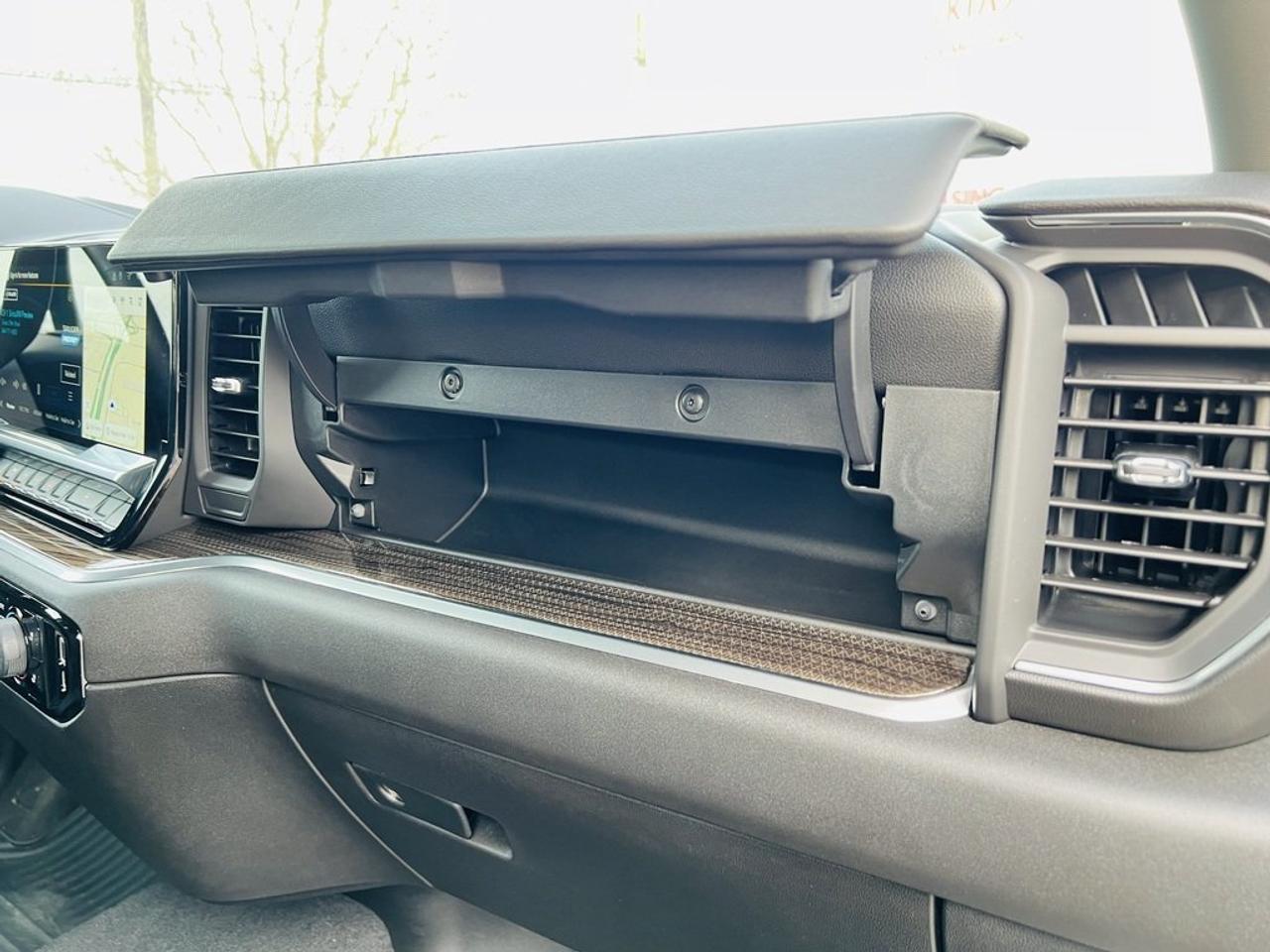 2025 Chevrolet Silverado 1500 LT Photo