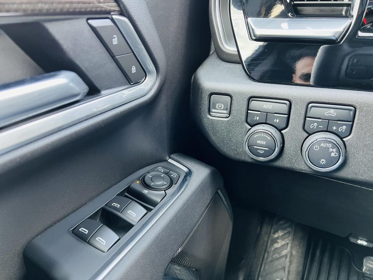 2025 Chevrolet Silverado 1500 LT Photo