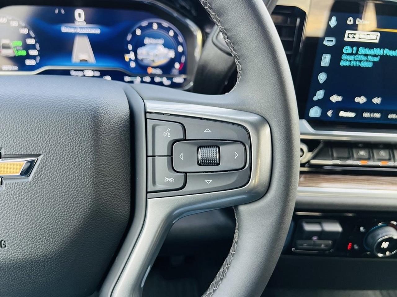 2025 Chevrolet Silverado 1500 LT Photo