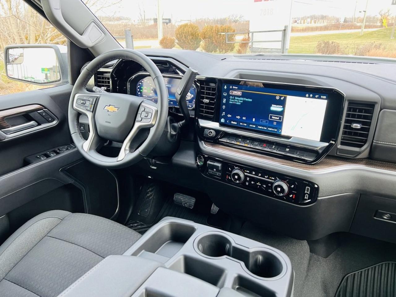 2025 Chevrolet Silverado 1500 LT Photo