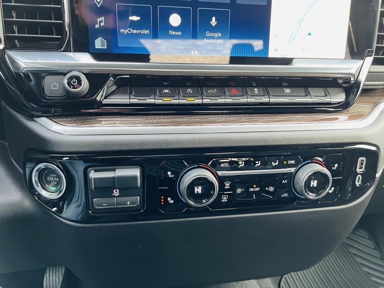 2025 Chevrolet Silverado 1500 LT Photo