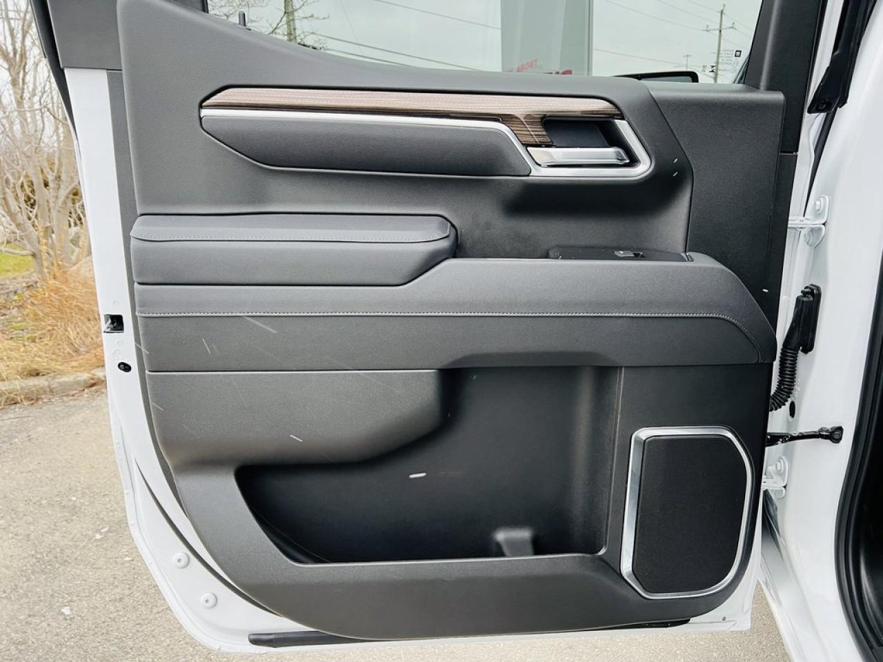 2025 Chevrolet Silverado 1500 LT Photo